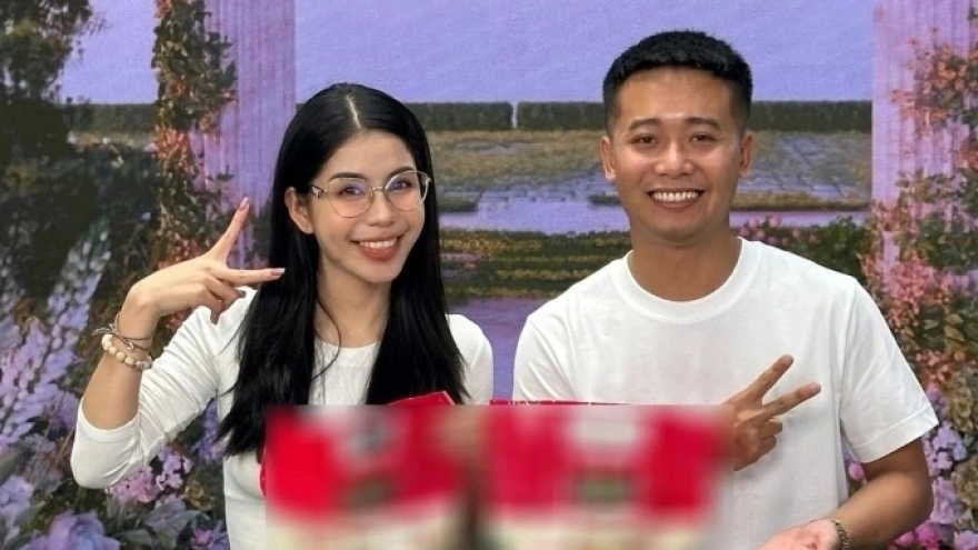 Nóng 24h: Quang Linh Vlogs, Hằng Du Mục bị khởi tố vì sản xuất hàng giả
